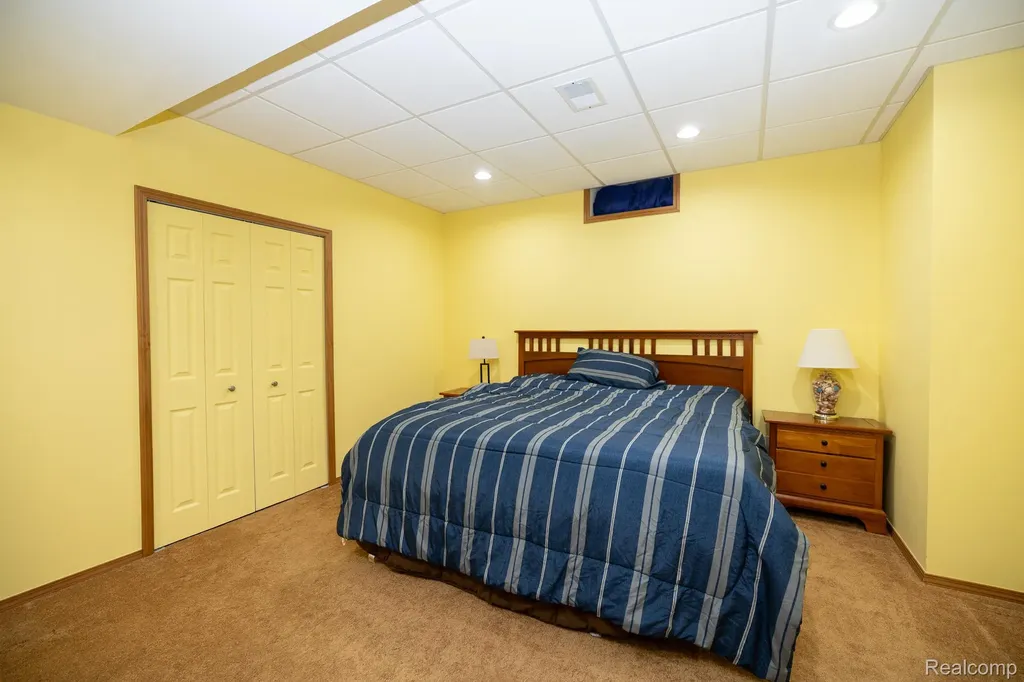 321 Elio Highland Charter Township MI 48357