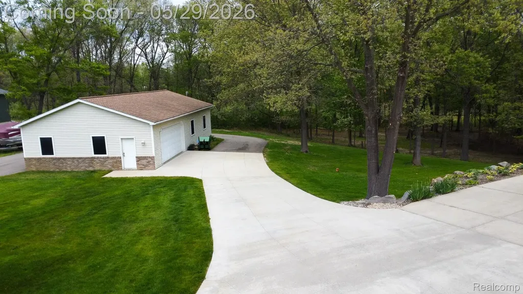 321 Elio Highland Charter Township MI 48357
