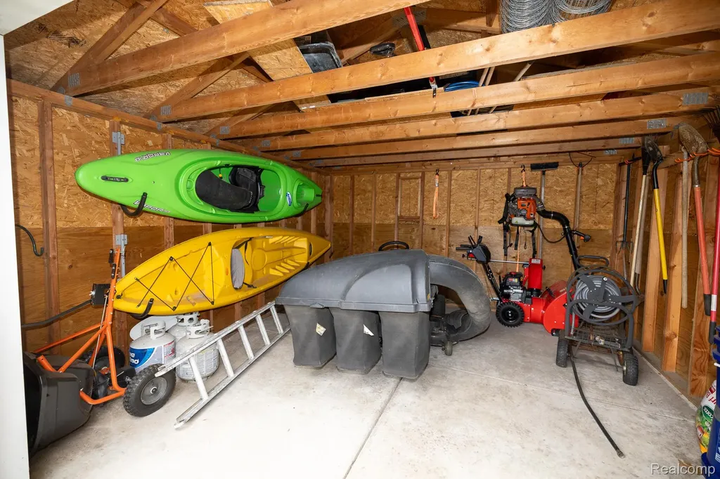 321 Elio Highland Charter Township MI 48357