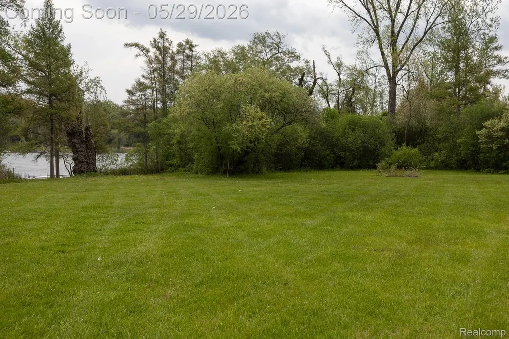 321 Elio Highland Charter Township MI 48357