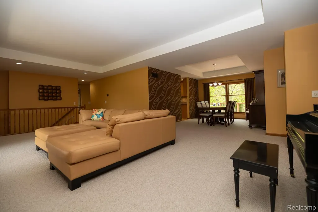 321 Elio Highland Charter Township MI 48357