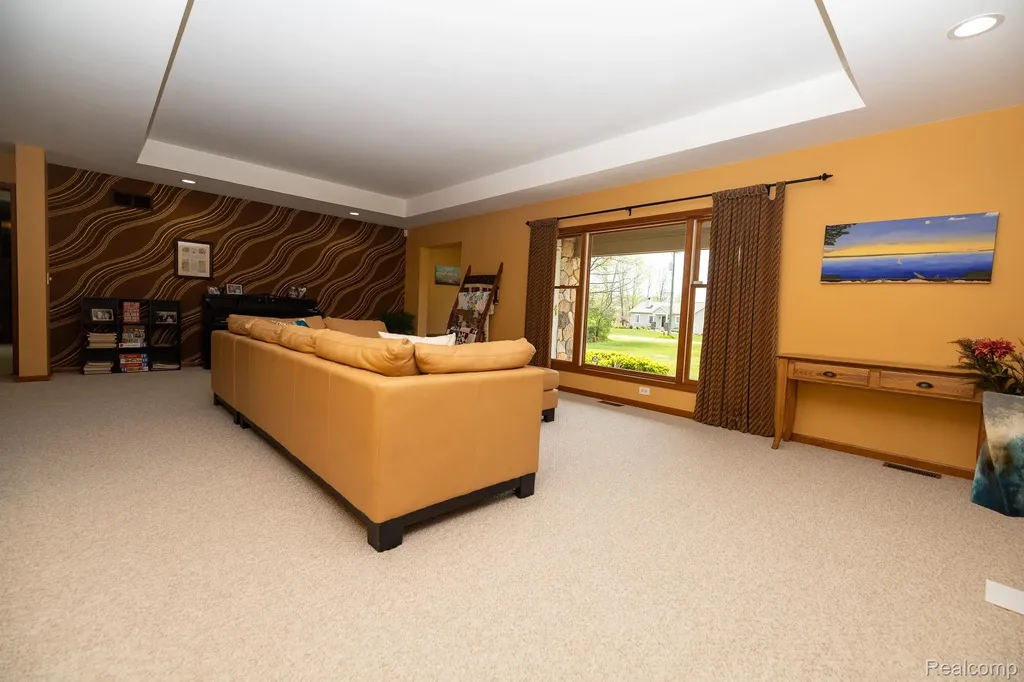 321 Elio Highland Charter Township MI 48357