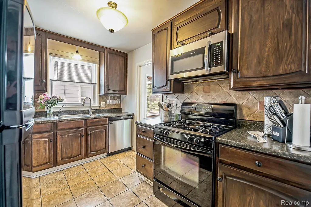 417 Helene Avenue Royal Oak City MI 48067