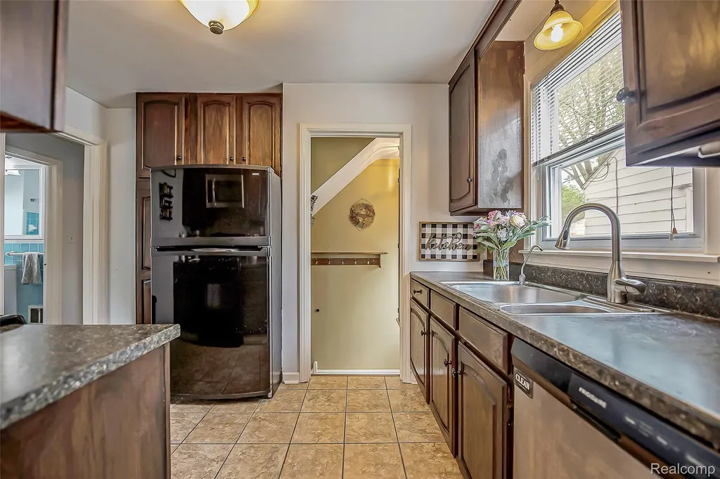 417 Helene Avenue Royal Oak City MI 48067