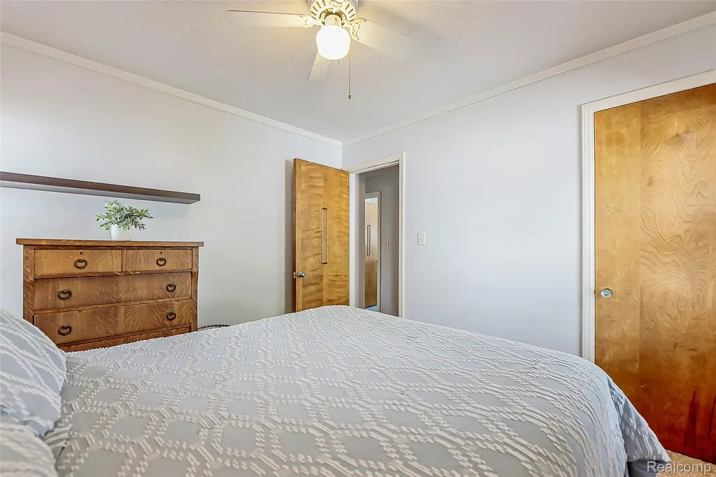 417 Helene Avenue Royal Oak City MI 48067