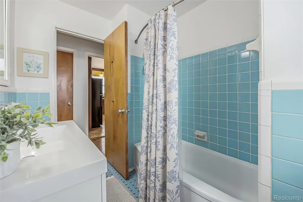 417 Helene Avenue Royal Oak City MI 48067