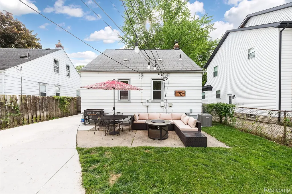 417 Helene Avenue Royal Oak City MI 48067