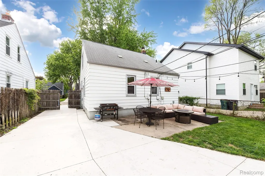 417 Helene Avenue Royal Oak City MI 48067