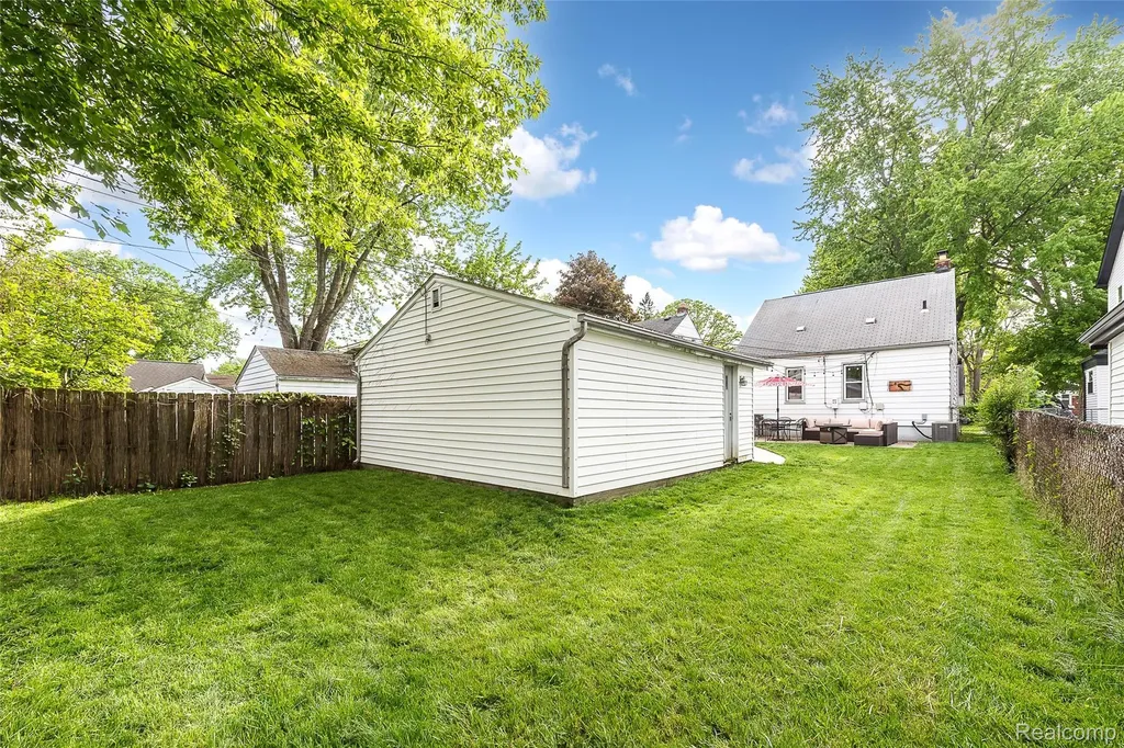 417 Helene Avenue Royal Oak City MI 48067