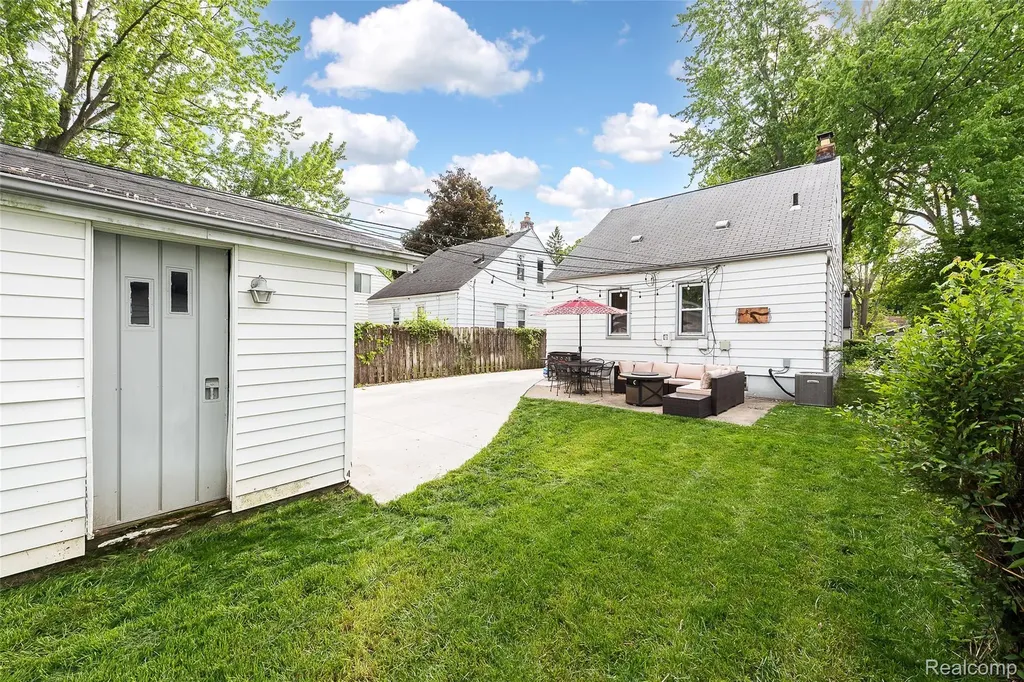 417 Helene Avenue Royal Oak City MI 48067
