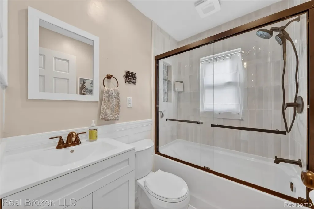 6551 Duffield Street West Bloomfield Charter Township MI 48324