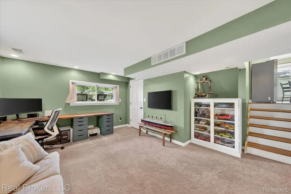6551 Duffield Street West Bloomfield Charter Township MI 48324