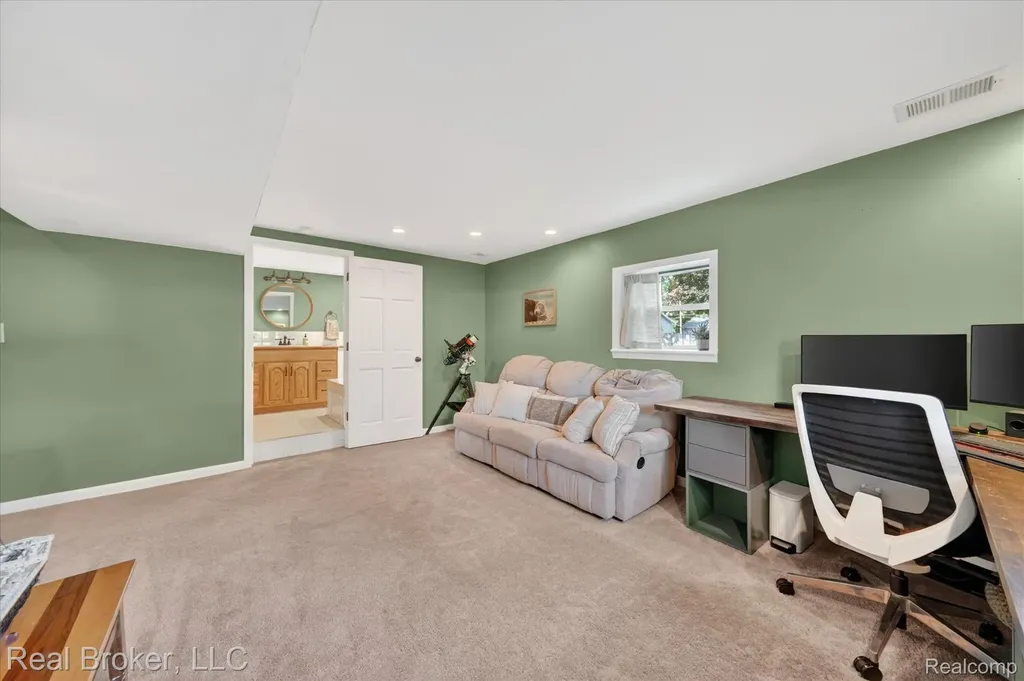 6551 Duffield Street West Bloomfield Charter Township MI 48324