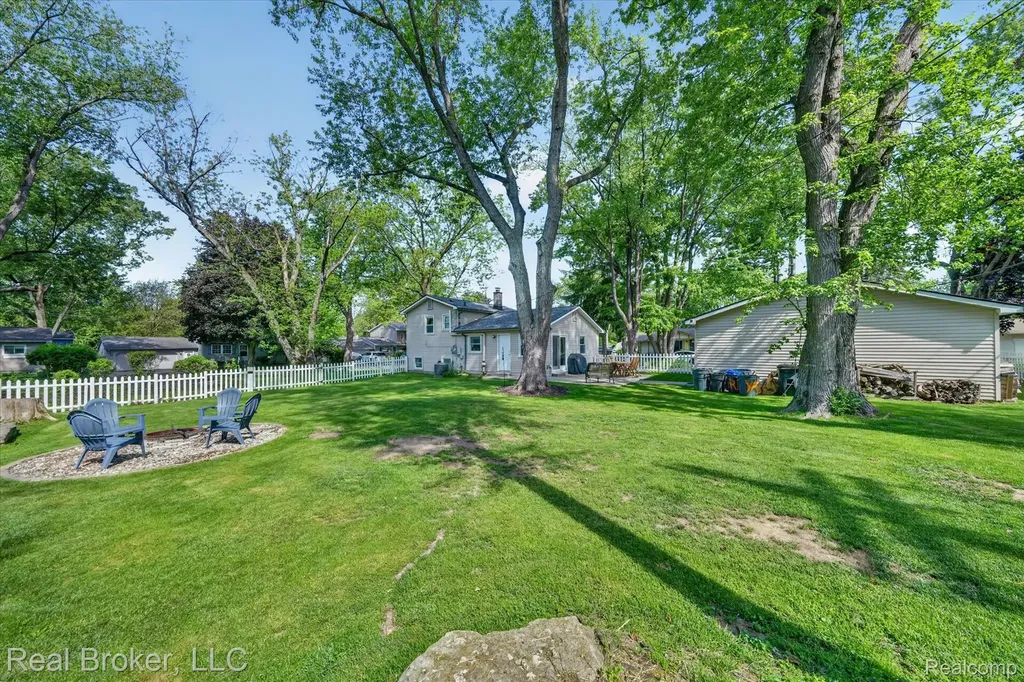 6551 Duffield Street West Bloomfield Charter Township MI 48324