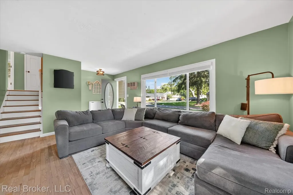 6551 Duffield Street West Bloomfield Charter Township MI 48324