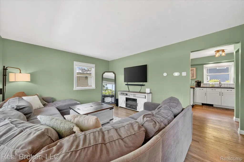 6551 Duffield Street West Bloomfield Charter Township MI 48324