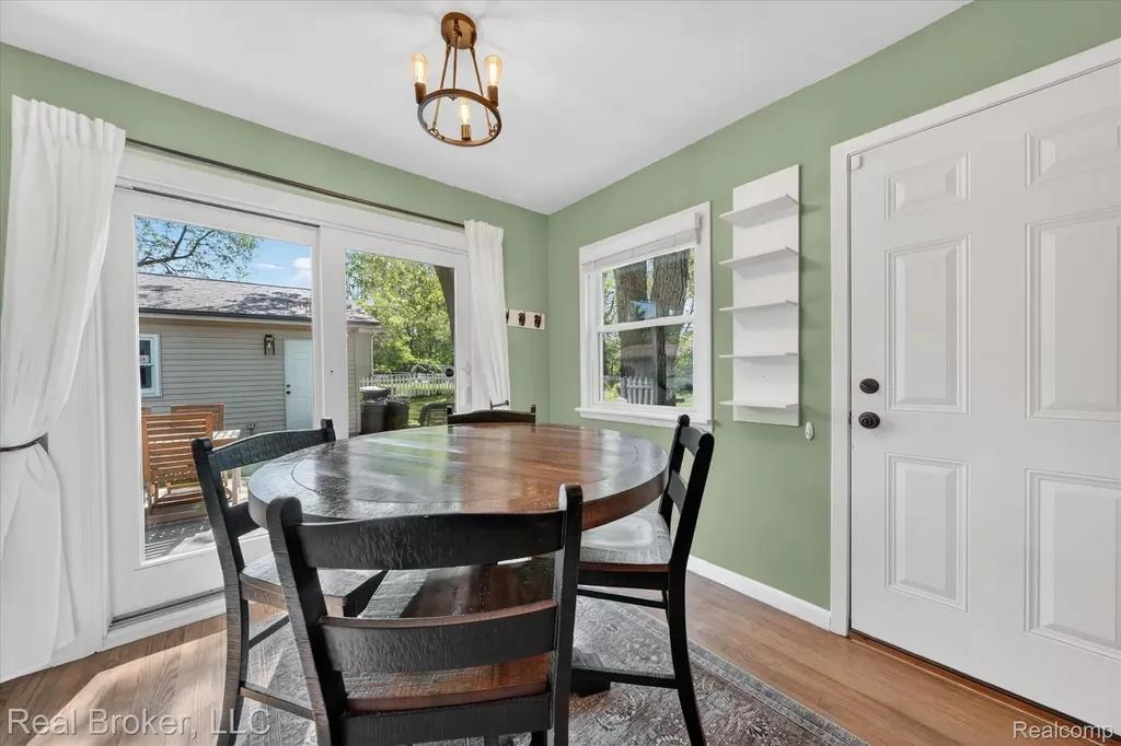 6551 Duffield Street West Bloomfield Charter Township MI 48324