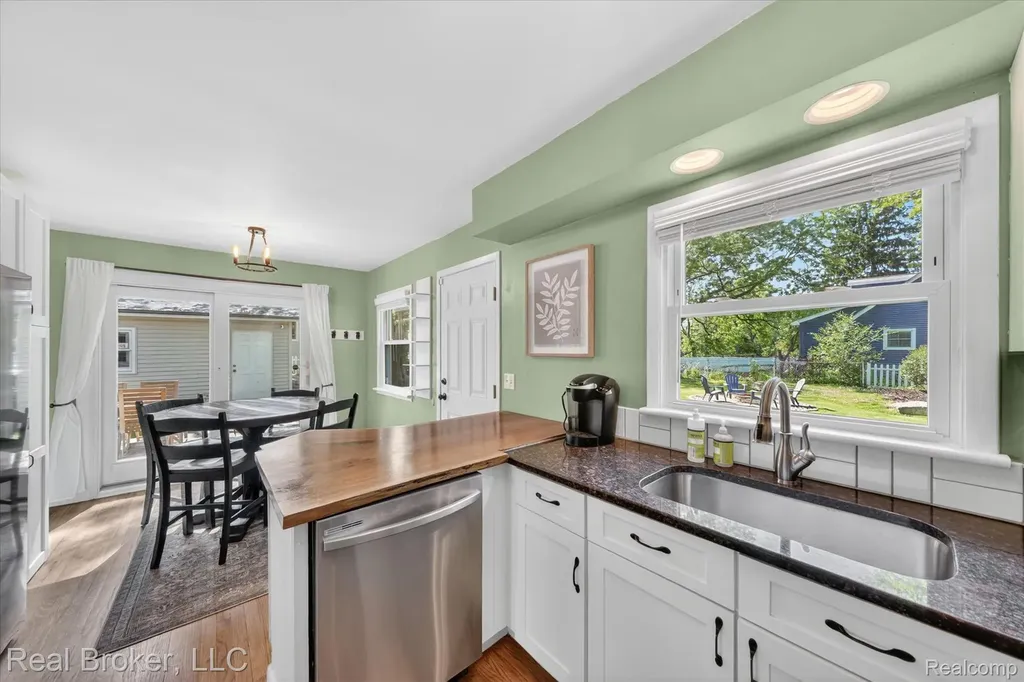 6551 Duffield Street West Bloomfield Charter Township MI 48324