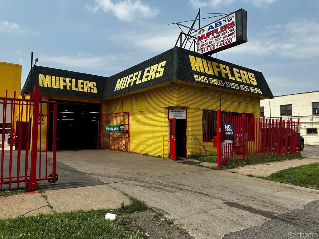 19989 Van Dyke Street Detroit City MI 48234