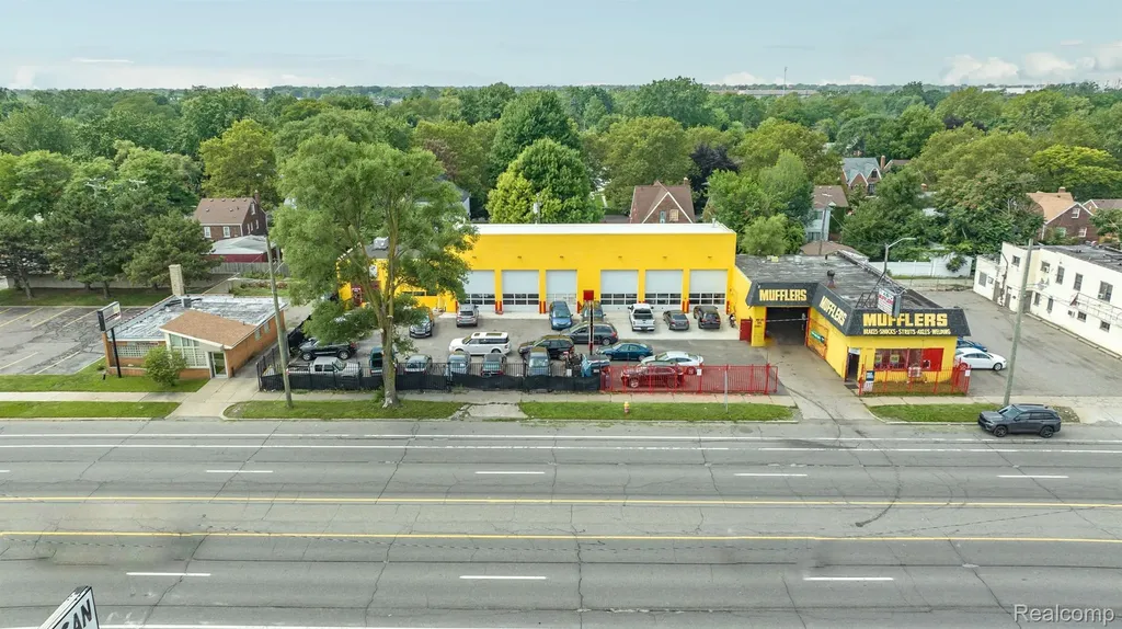 19989 Van Dyke Street Detroit City MI 48234