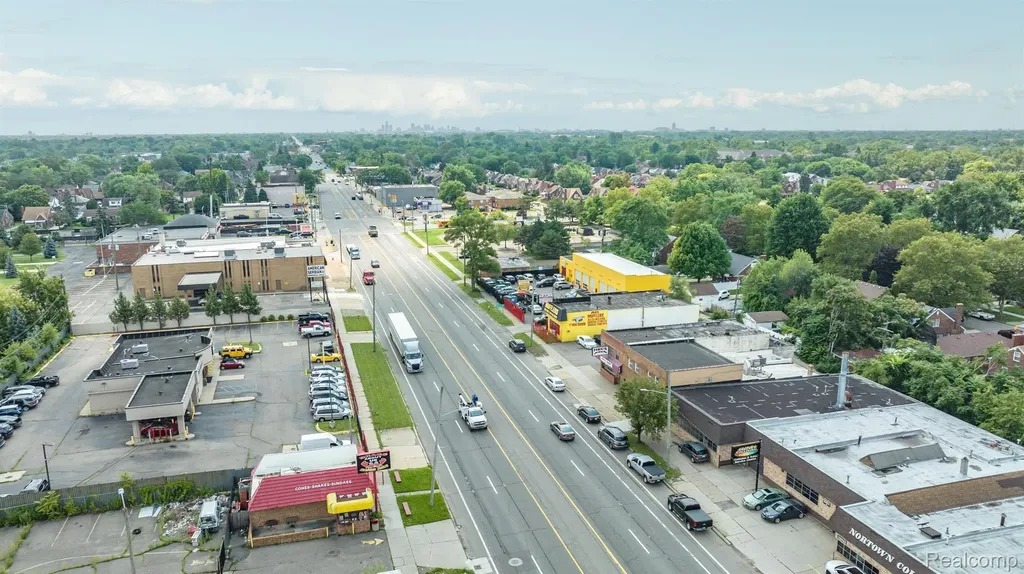 19989 Van Dyke Street Detroit City MI 48234