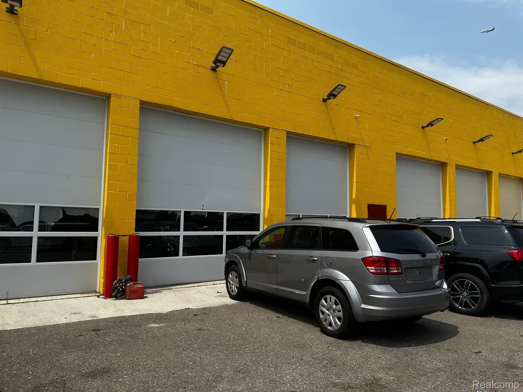 19989 Van Dyke Street Detroit City MI 48234