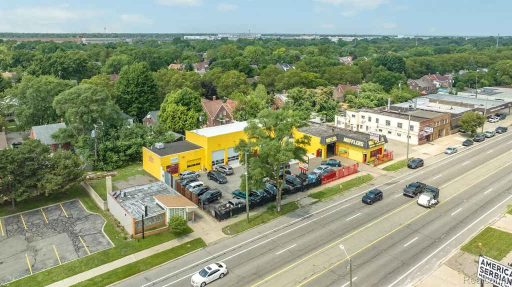 19989 Van Dyke Street Detroit City MI 48234