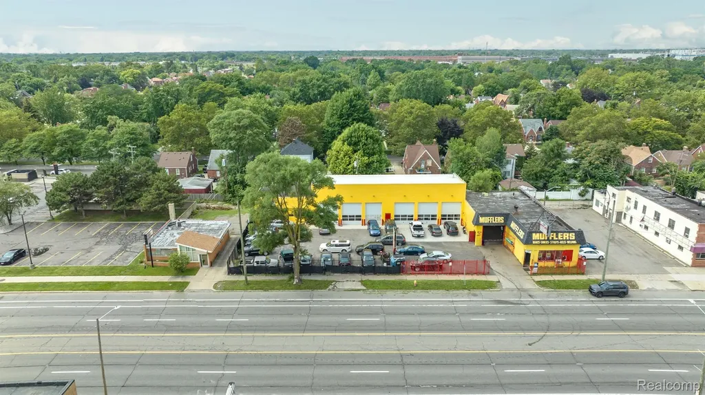 19989 Van Dyke Street Detroit City MI 48234
