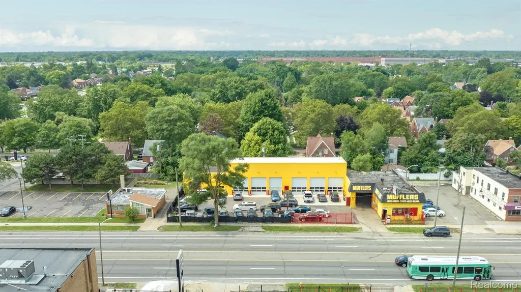 19989 Van Dyke Street Detroit City MI 48234