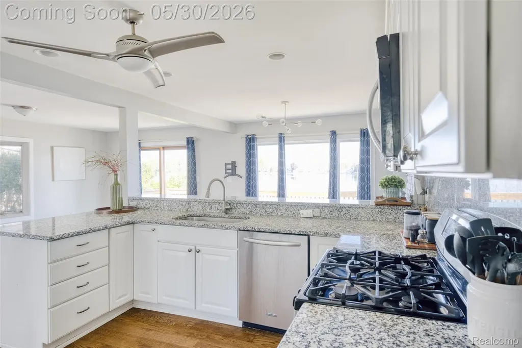 10094 Elizabeth Lake Road White Lake Charter Township MI 48386
