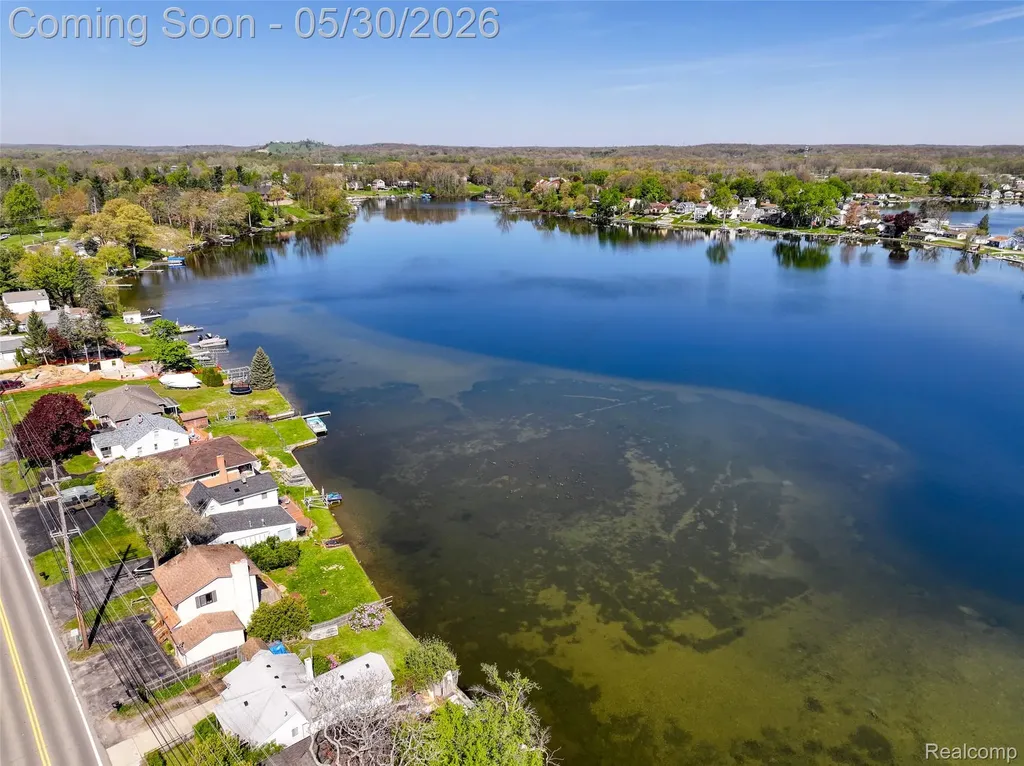 10094 Elizabeth Lake Road White Lake Charter Township MI 48386