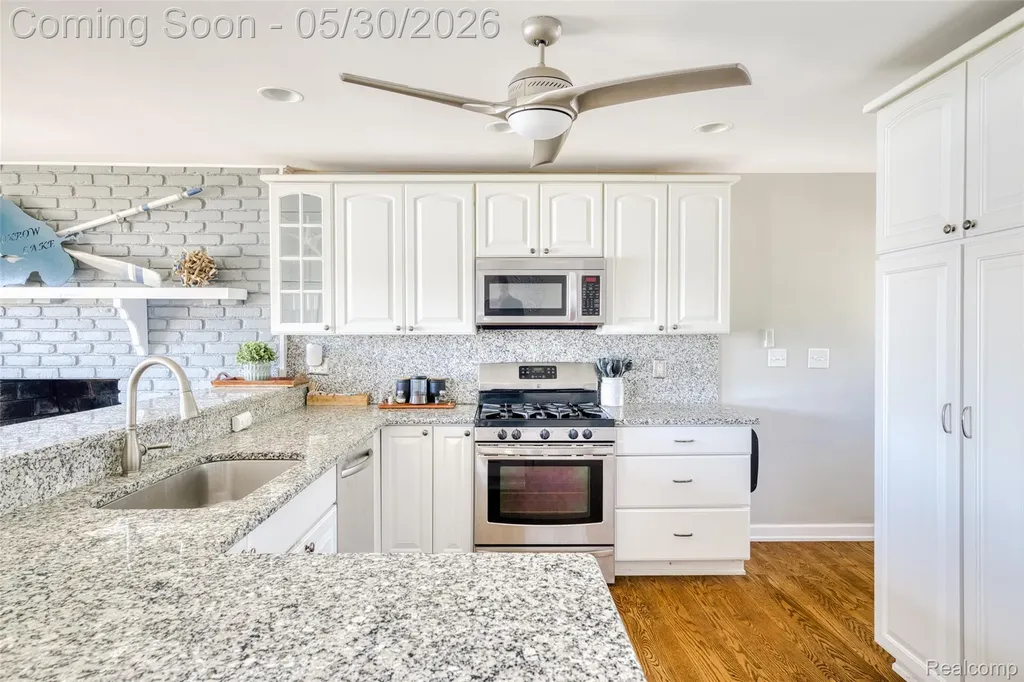 10094 Elizabeth Lake Road White Lake Charter Township MI 48386