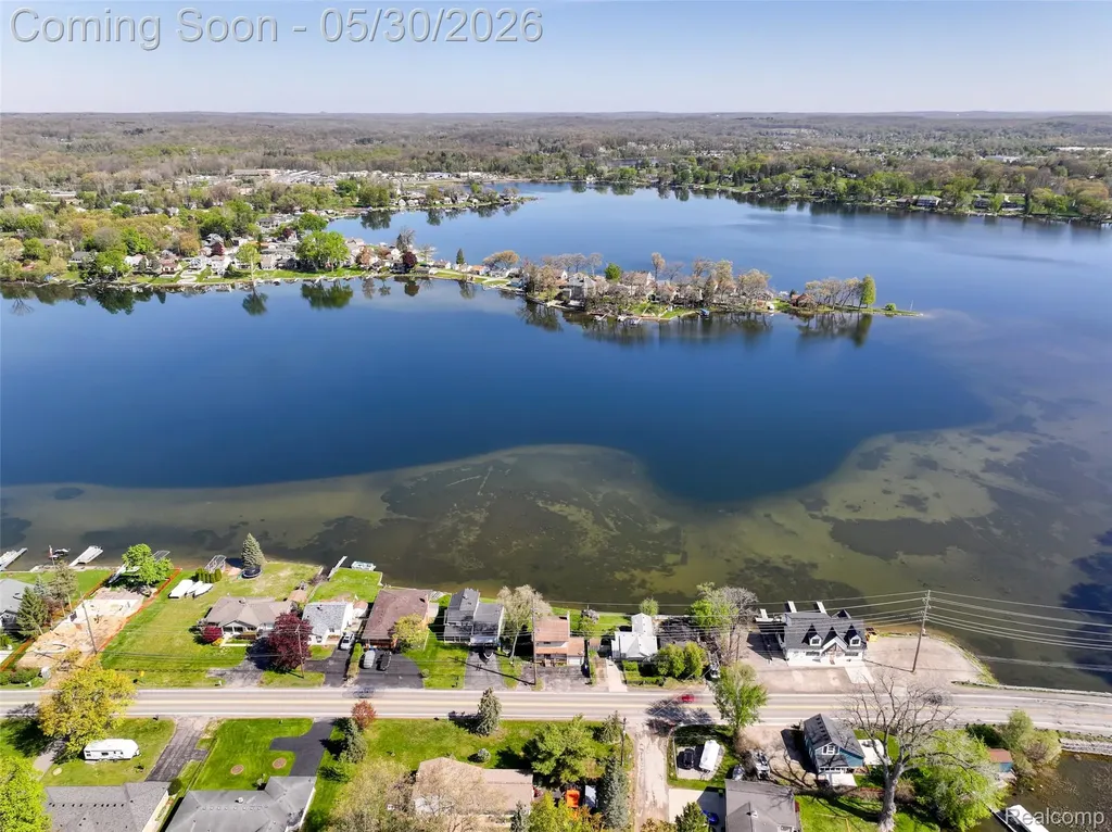 10094 Elizabeth Lake Road White Lake Charter Township MI 48386
