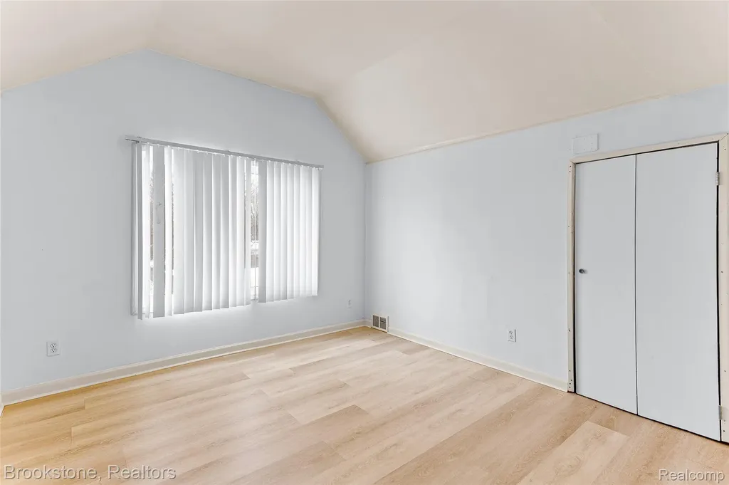 7645 Fisher Avenue Warren City MI 48091