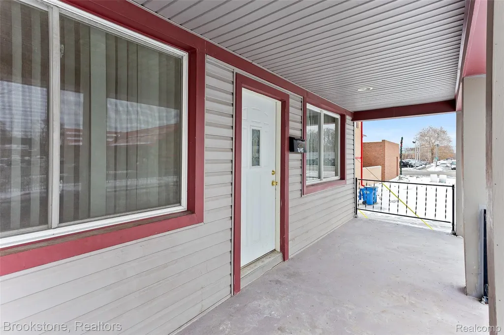 7645 Fisher Avenue Warren City MI 48091
