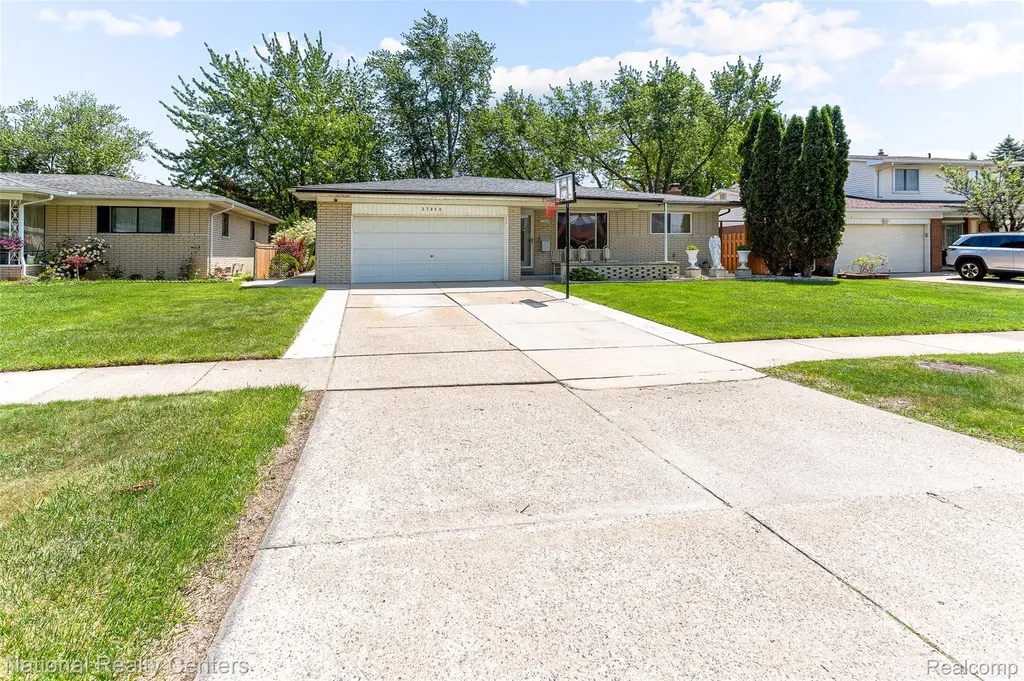 37050 Calka Drive Sterling Heights City MI 48310