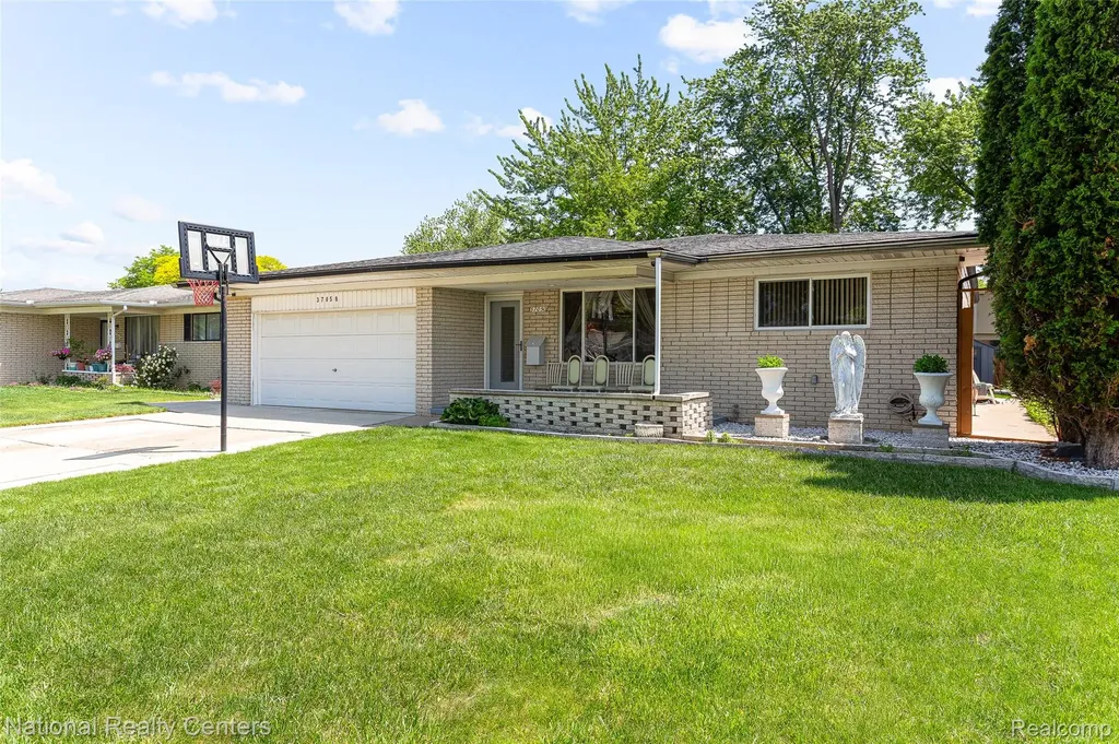 37050 Calka Drive Sterling Heights City MI 48310