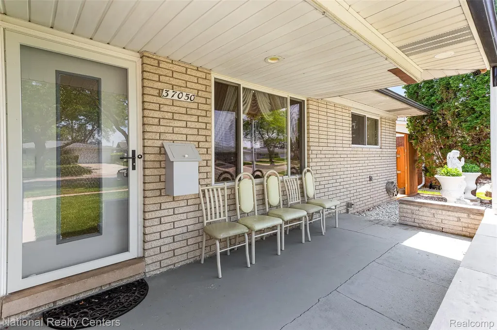 37050 Calka Drive Sterling Heights City MI 48310