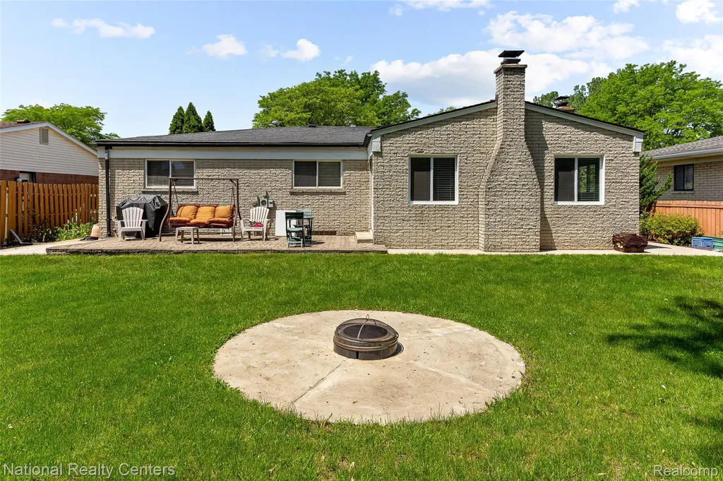 37050 Calka Drive Sterling Heights City MI 48310