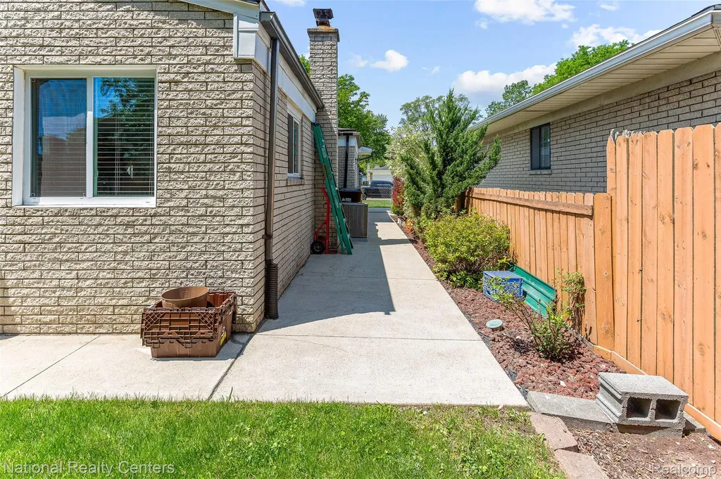 37050 Calka Drive Sterling Heights City MI 48310