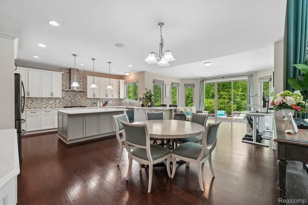 47566 Alpine Drive Novi City MI 48374
