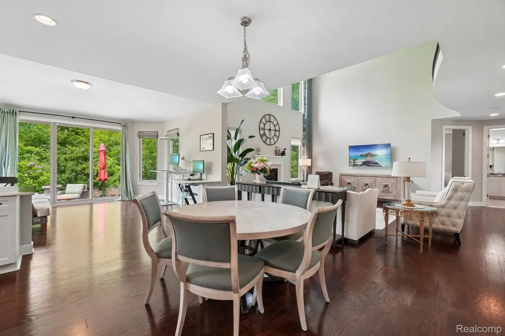 47566 Alpine Drive Novi City MI 48374