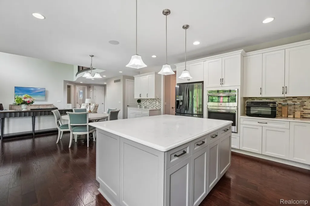 47566 Alpine Drive Novi City MI 48374