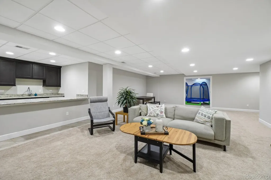 47566 Alpine Drive Novi City MI 48374