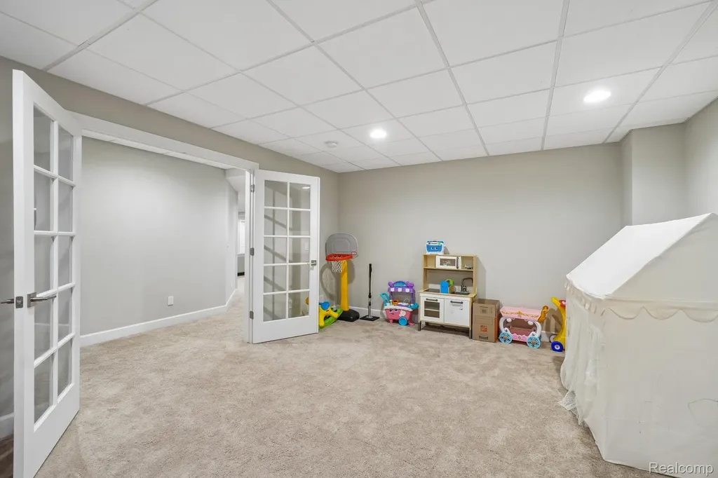 47566 Alpine Drive Novi City MI 48374