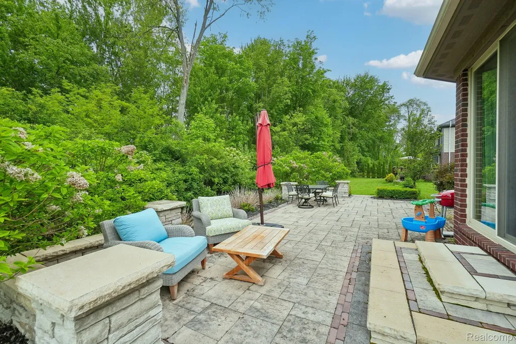 47566 Alpine Drive Novi City MI 48374