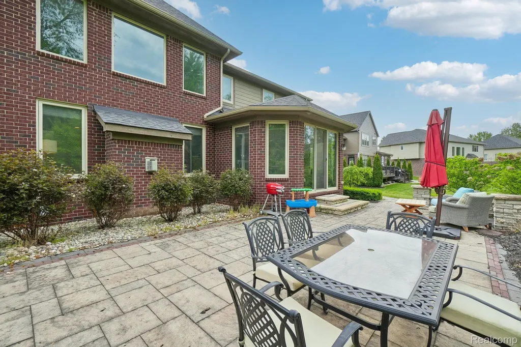 47566 Alpine Drive Novi City MI 48374