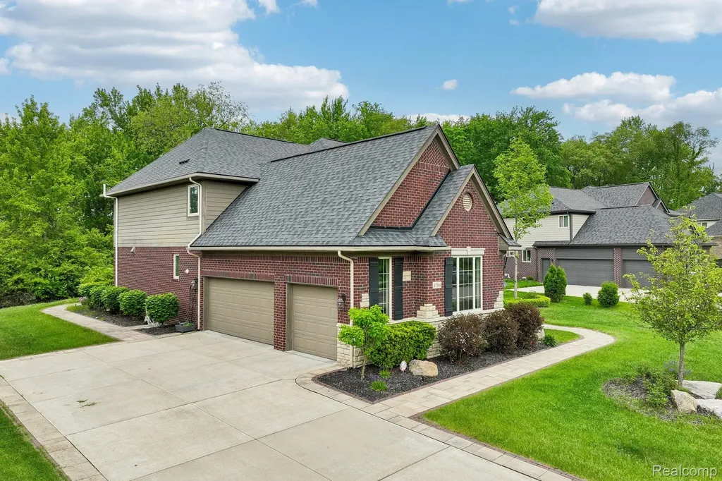 47566 Alpine Drive Novi City MI 48374