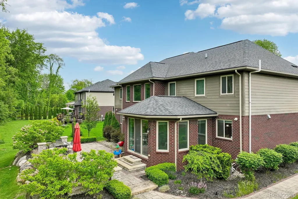 47566 Alpine Drive Novi City MI 48374