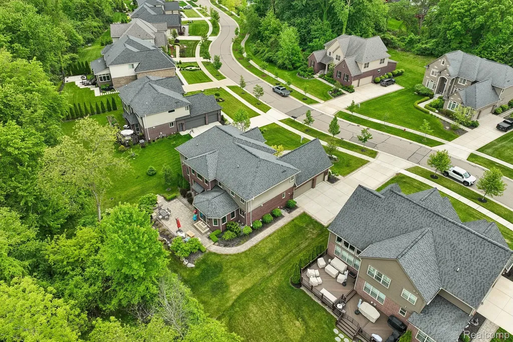 47566 Alpine Drive Novi City MI 48374